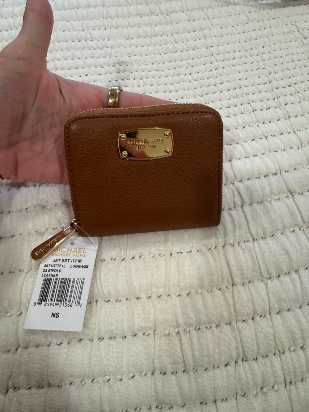 NWT Michael Kors Jet Set ZA Bifold leather wallet-luggage brown